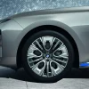 BMW Alufelge Aerodynamikrad 906 bicolor (gunmetal grey/hochglanzpoliert) 10,5Jx20 ET 44 Hinterachse 7er G70