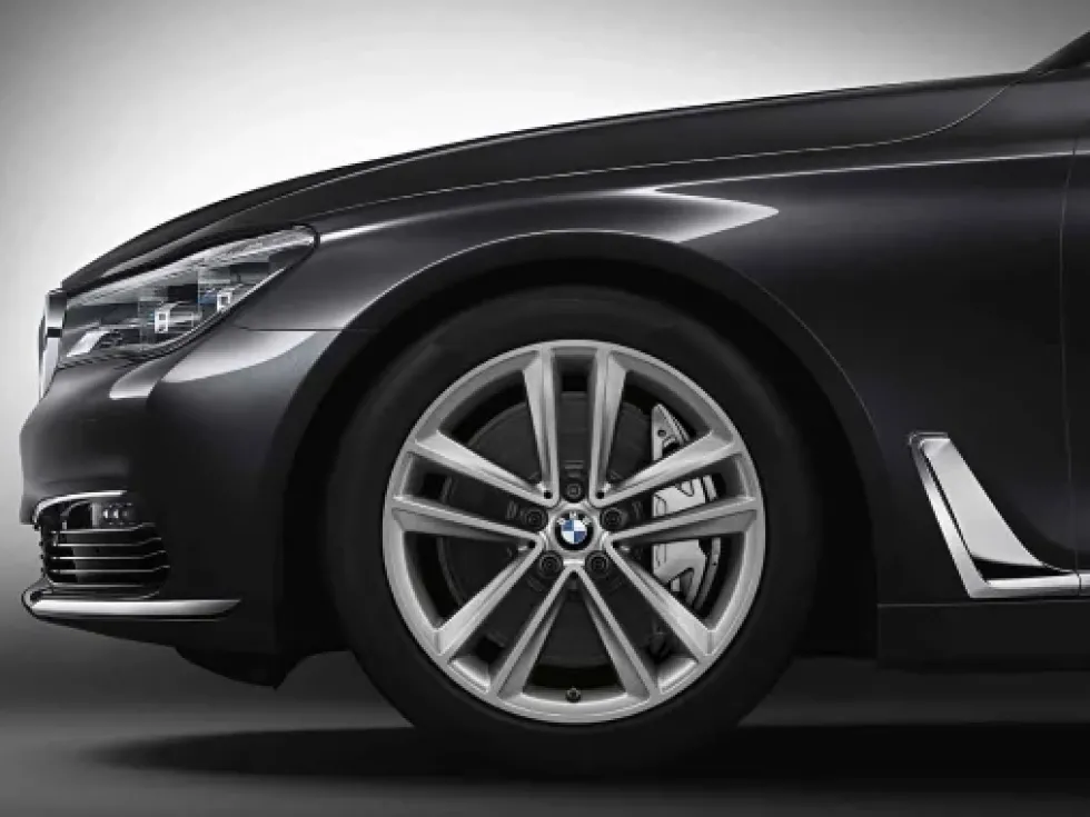 BMW Alufelge Doppelspeiche 630 bicolor (reflexsilber / glanzgedreht) 9,5J x 19 ET 39 Hinterachse
