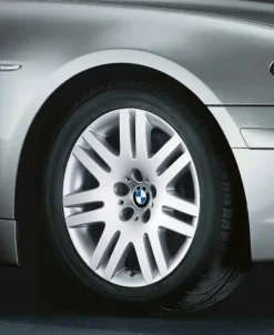 BMW Alufelge Doppelspeiche 93 8Jx18 ET24 Silber 7er E65/E66 Vorderachse / Hinterachse