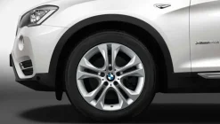 BMW Alufelge Doppelspeiche 605 8J x 18 ET43 reflexsilber Vorderachse / Hinterachse