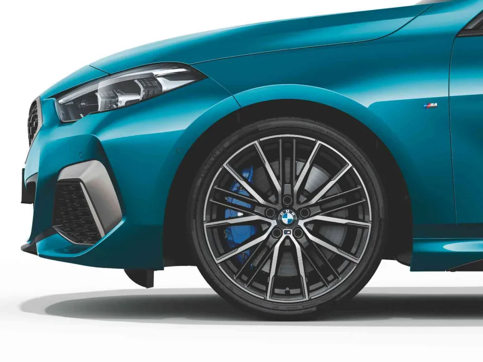 BMW Alufelge Doppelspeiche 552M jet black uni/glanzgedreht 8Jx19 ET54 1er F40 2er F44