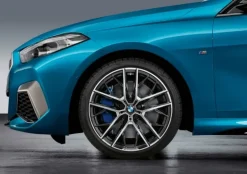 BMW Alufelge Doppelspeiche 555M jet black matt/glanzgedreht) 8Jx19 ET54 1er F40 2er F44