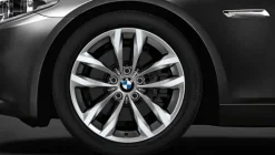 BMW Alufelge Doppelspeiche 609 silber 9Jx18 ET44 5er F10/F11 Hinterachse