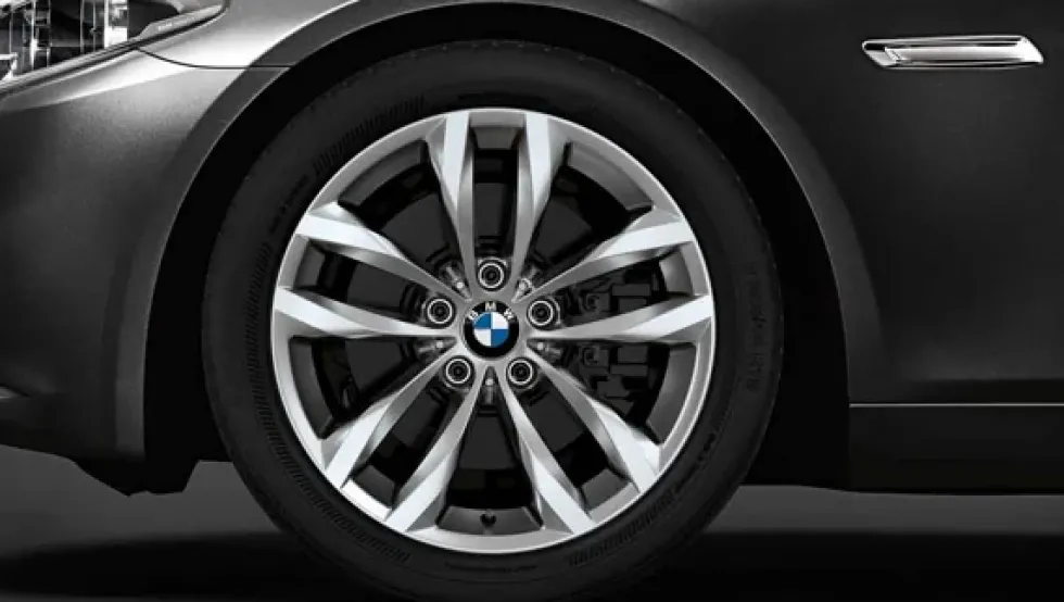 BMW Alufelge Doppelspeiche 609 silber 9Jx18 ET44 5er F10/F11 Hinterachse