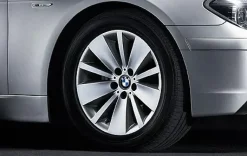 BMW Alufelge Doppelspeiche 174 silber 8Jx18 ET24 7er E65/E66/E68 Vorderachse / Hinterachse