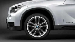 BMW Alufelge Doppelspeiche 421 silber/glanzgedreht 8Jx18 ET30 X1 E84