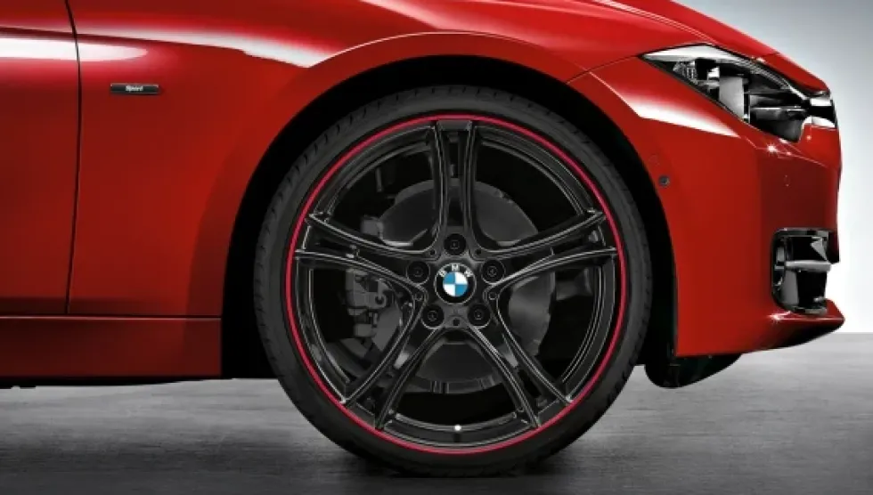BMW Alufelge Doppelspeiche 361 20 Zoll schwarz mit rotem Felgenring