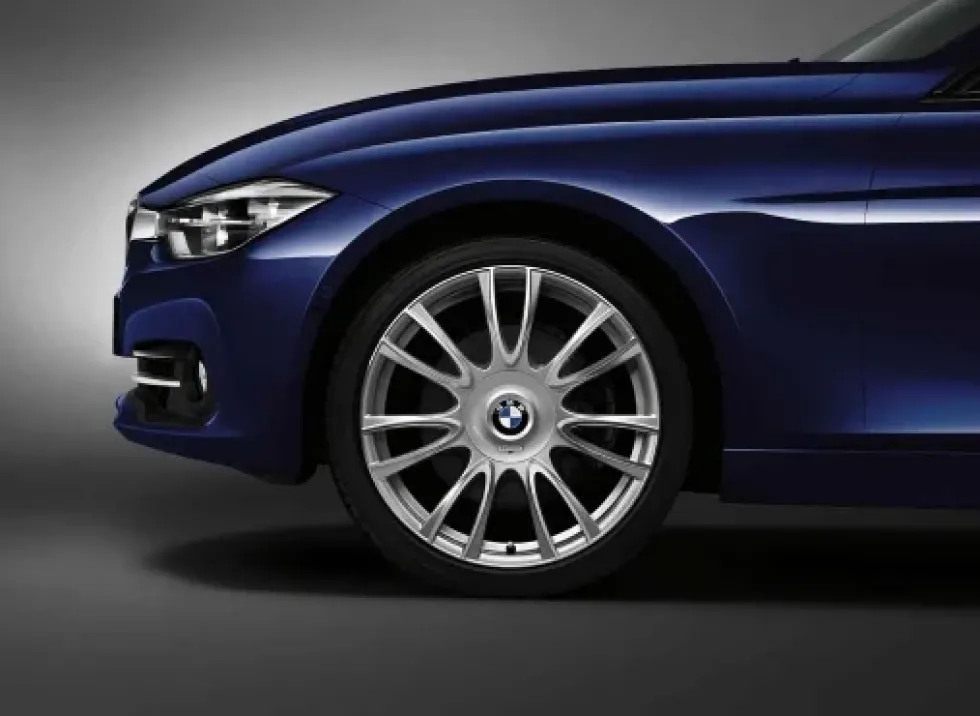 BMW Alufelge Individual V-Speiche 439 silber/glanzgedreht 8Jx19 ET36 3er F30/F31 4er F32/F33/F36