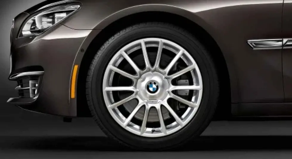 BMW Alufelge Individual V-Speiche 228 silber 8,5Jx19 ET25 5er F07 GT 7er F01/F02/F04