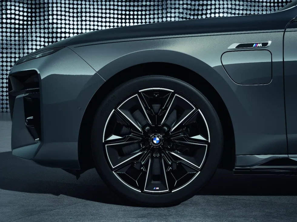 BMW Alufelge M Aerodynamik 909 bicolor (schwarz II/hochglanzpoliert) 10,5Jx21 ET44 7er G70