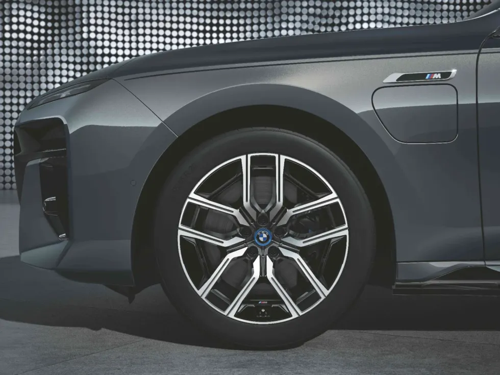 BMW Alufelge M Aerodynamik 907 bicolor (schwarz II/hochglanzpoliert) 9Jx20 ET24 7er G70
