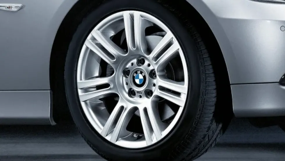 BMW Alufelge M Doppelspeiche 194 silber 8Jx17 ET34 3er E90/E91/E92/E93 Vorderachse