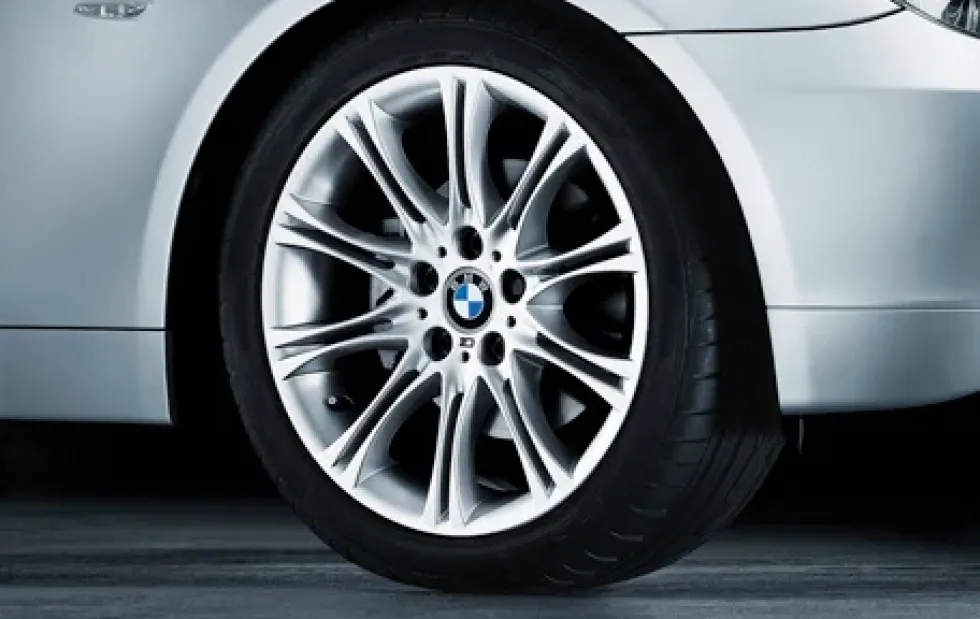 BMW Alufelge M Doppelspeiche 135 8J x 18 ET 20 Reflexsilber Vorderachse / Hinterachse
