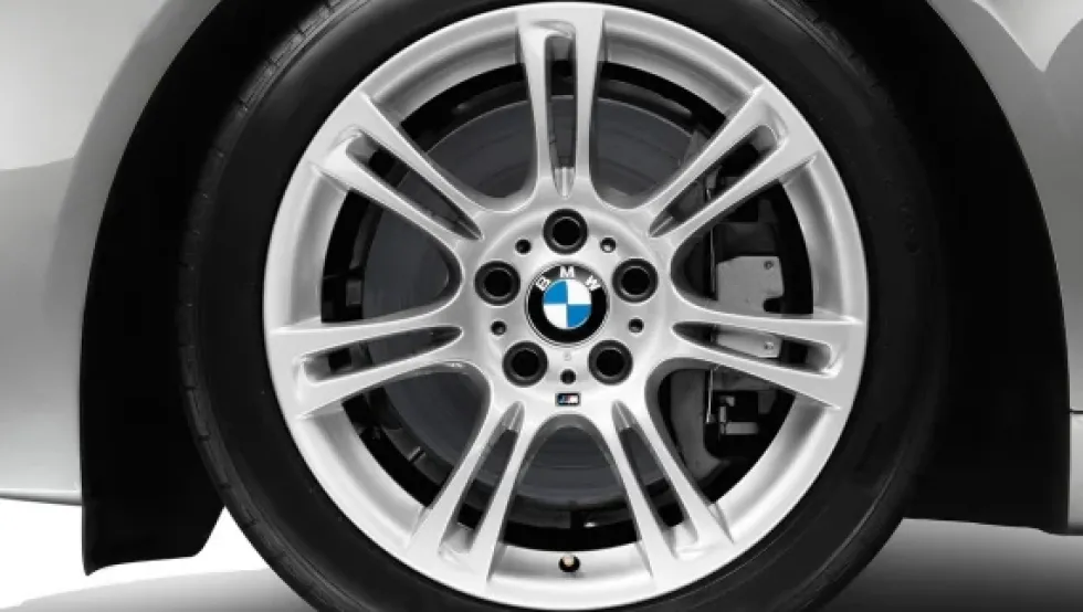 BMW Alufelge M Doppelspeiche 350 silber 9Jx18 ET44 5er F10 6er F06 /F12/ F13