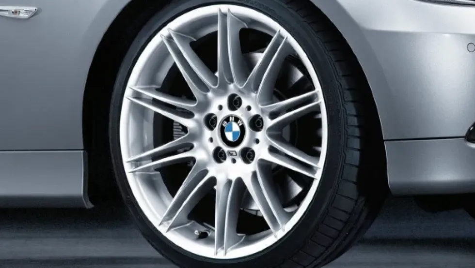 BMW Alufelge M Doppelspeiche 225 silber 8Jx19 ET30 X1 E84