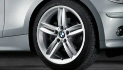 BMW Alufelge M Doppelspeiche 208 silber 7,5Jx18 ET491er E81/82/87/88 Vorderachse