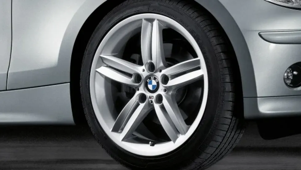 BMW Alufelge M Doppelspeiche 208 silber 7,5Jx18 ET491er E81/82/87/88 Vorderachse