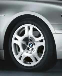 BMW Alufelge Sternspeiche 92 10J x 19 ET 24 Silber Hinterachse