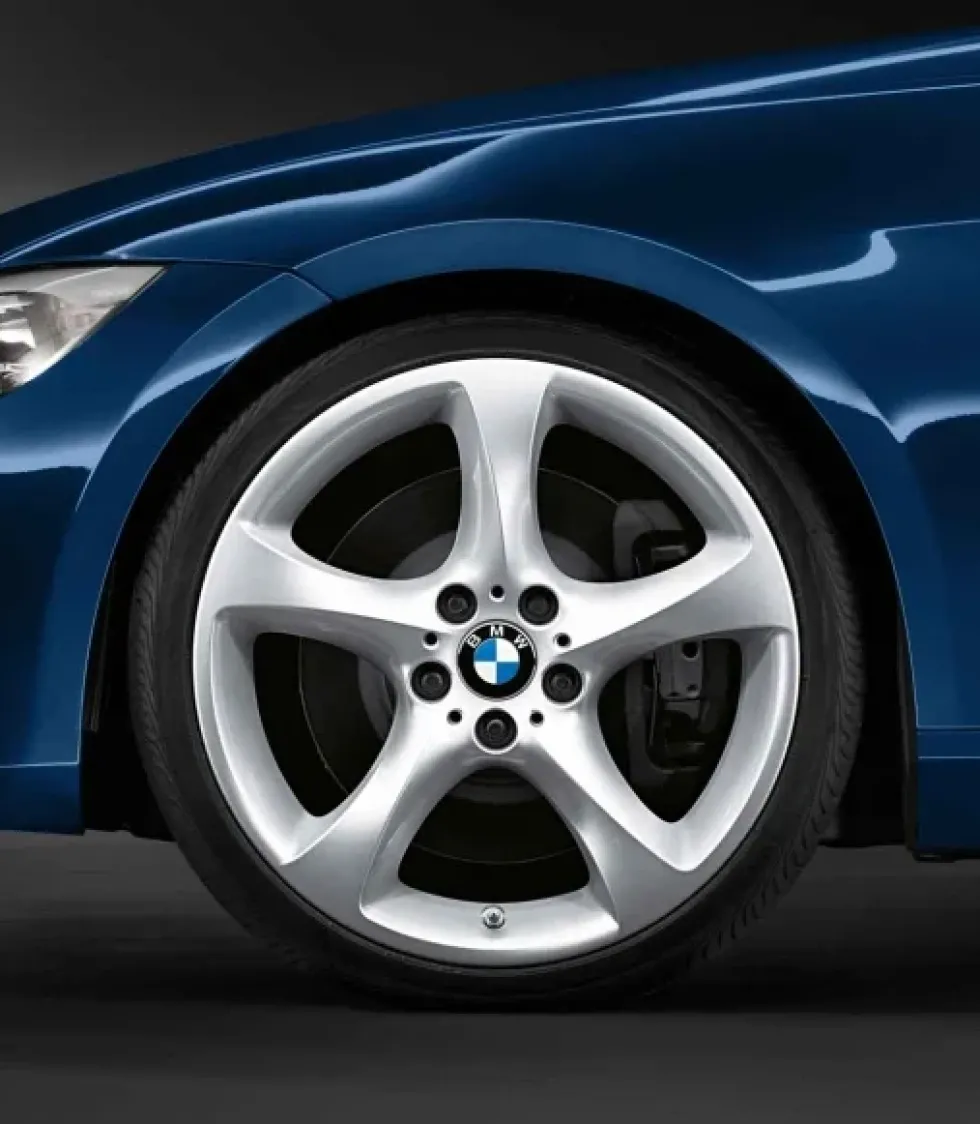BMW Alufelge Sternspeiche 230 silber 9Jx19 ET39 3er E90/E91/E92/E93 Hinterachse