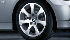 BMW Alufelge Sternspeiche 185 silber 8Jx17 ET34 3er E90/E92/E93 Vorderachse / Hinterachse