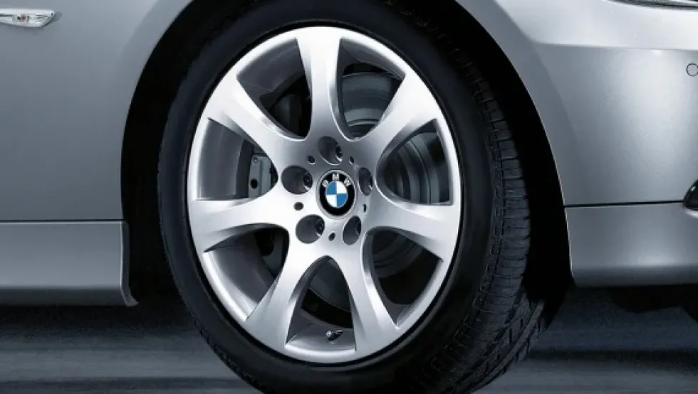 BMW Alufelge Sternspeiche 185 silber 8Jx17 ET34 3er E90/E92/E93 Vorderachse / Hinterachse