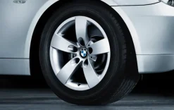 BMW Alufelge Sternspeiche 242 silber 7Jx16 ET20 5er E60/E61 Vorderachse / Hinterachse