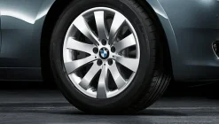 BMW Alufelge Sternspeiche 250 silber 8Jx18 ET30 5er F07 7er F01/F02/F04