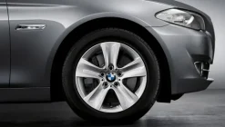 BMW Alufelge Sternspeiche 327 silber 8Jx17 ET30 5er F10/F11 6er F06/F12/F13