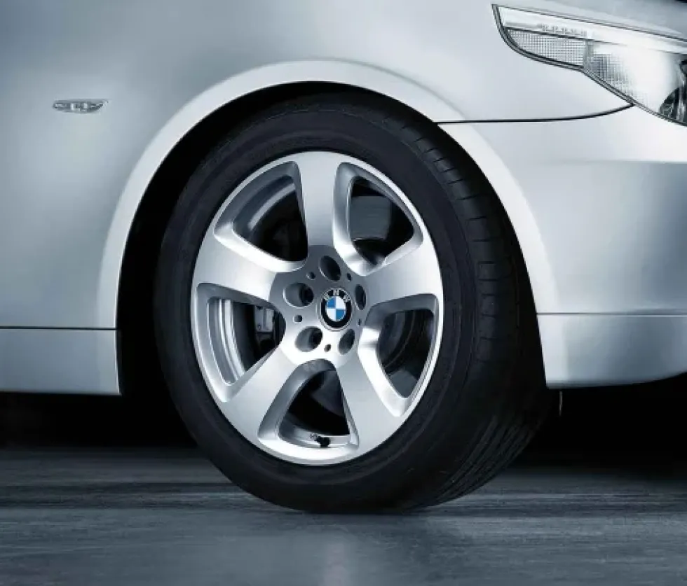 BMW Alufelge Sternspeiche 243 silber 7,5Jx17 ET43 5er E60/E61 Vorderachse / Hinterachse