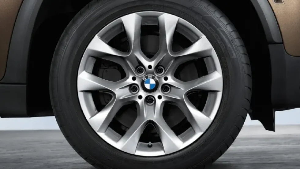 BMW Alufelge Sternspeiche 334 silber 9Jx19 ET48 X5 E70 Vorderachse / Hinterachse