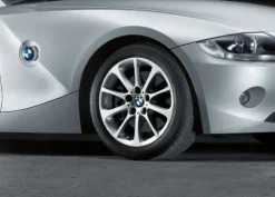 BMW Alufelge Sternspeiche 200 silber 8Jx17 ET46 Z4 E85/E86 Vorderachse / Hinterachse