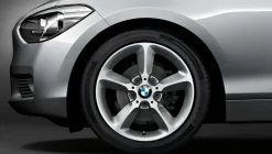 BMW Alufelge Sternspeiche 382 silber/glanzgedreht 7,5Jx17 ET43 1er F20/F21 2er F22/F23