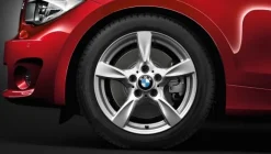 BMW Alufelge Sternspeiche 371 silber 7Jx17 ET47 1er E81/E82/E87/E88 Vorderachse/Hinterachse