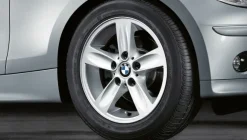 BMW Alufelge Sternspeiche 140 silber 7Jx16 ET44 1er E81/E82/E87/E88 Vorderachse / Hinterachse