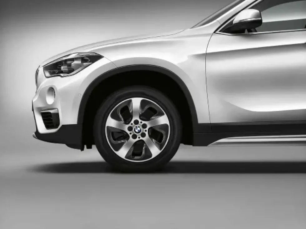 BMW Alufelge Turbinenstyling 561 schwarz glänzend 7,5J x 17 ET 52 Vorderachse / Hinterachse (rechte Fahrzeugseite)