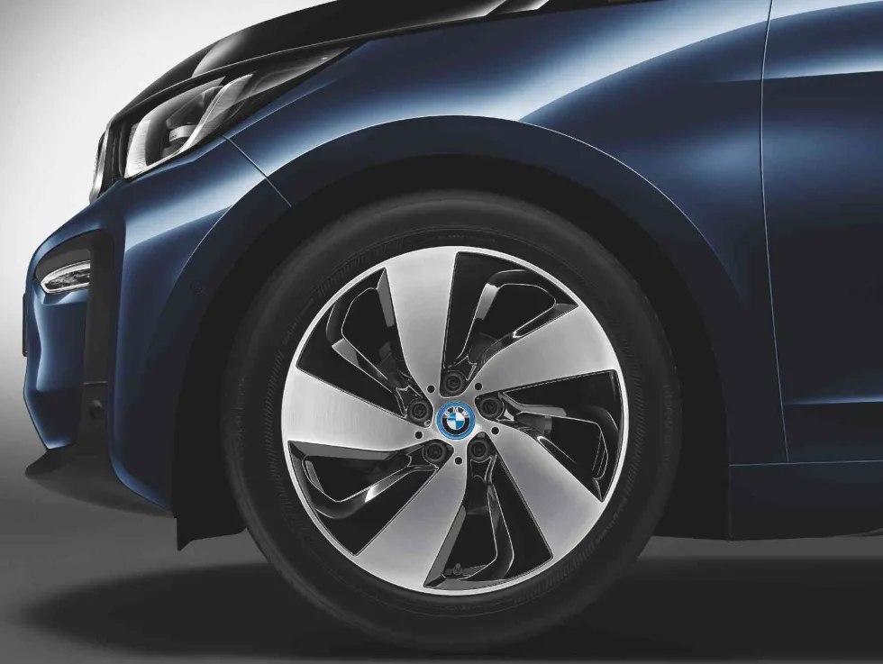 BMW Alufelge Turbinenstyling 429 jet black uni 5Jx19 ET43 i3 I01 (Winterbereifung linke Fahrzeugseite)