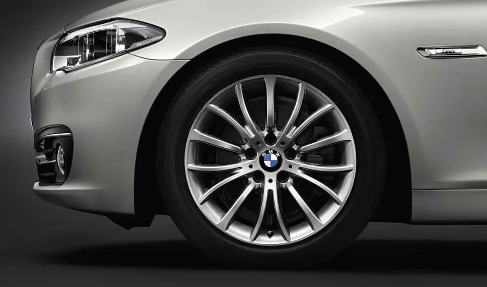 BMW Alufelge Vielspeiche 454 silber/glanzgedreht 8Jx18 ET30 5er F10/F11 6er F06/F12/F13