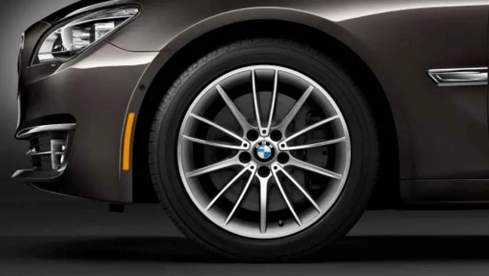 BMW Alufelge V-Speiche 426 8,5Jx19 ET25 silber/glanzgedreht 5er F07 GT 7er F01/F02/F04