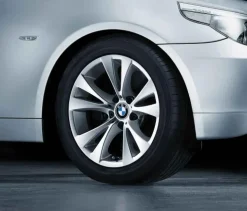 BMW Alufelge V-Speiche 277 silber 8Jx17 ET43 5er E60/E61 Vorderachse / Hinterachse