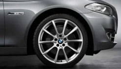 BMW Alufelge V-Speiche 281 silber 9Jx18 ET44 5er F10 6er F06/F12/F13