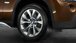 BMW Alufelge V-Speiche 318 silber 7,5Jx17 ET34 X1 E84