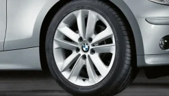 BMW Alufelge V-Speiche 141 silber 7Jx17 ET47 1er E81/E82/E87/E88 Vorderachse / Hinterachse