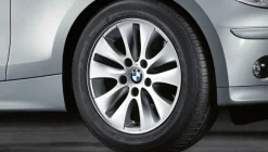 BMW Alufelge V-Speiche 229 silber 6,5Jx16 ET42 1er E81/E82/E87/E88 Vorderachse / Hinterachse