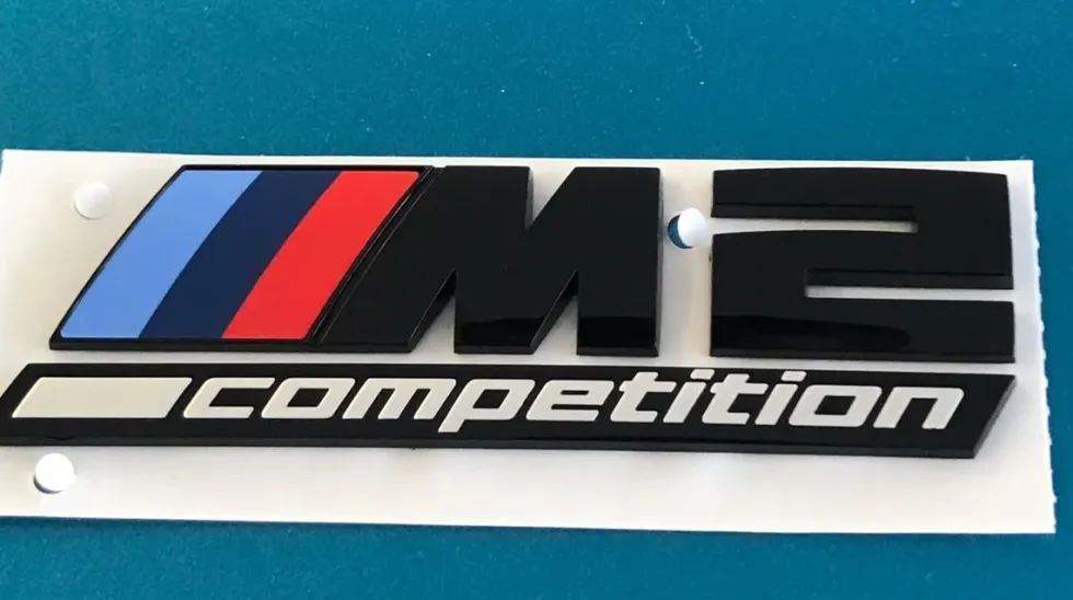BMW M2 Competition Schriftzug schwarz