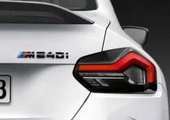 BMW M240i Schriftzug 2er G42