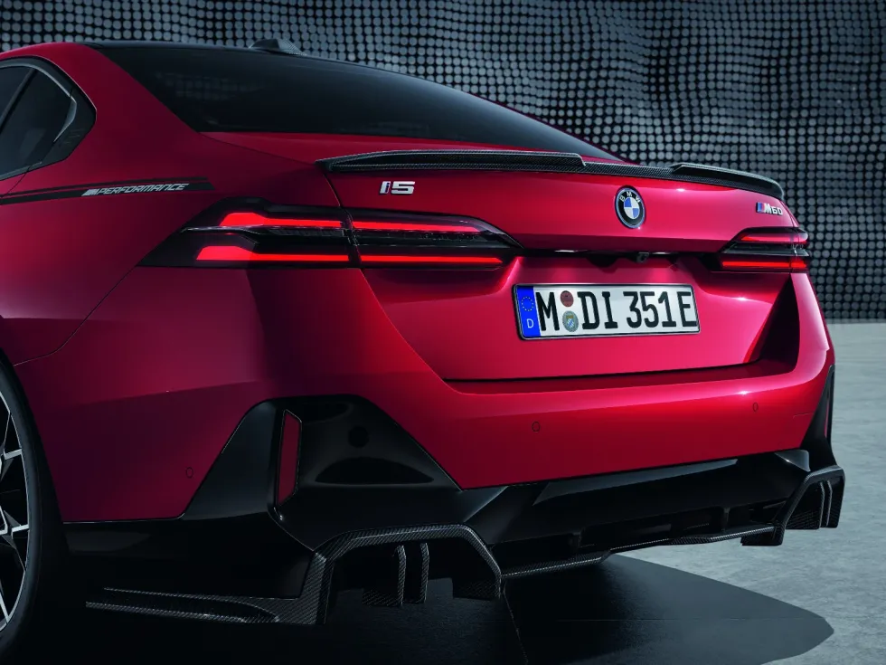 BMW M Performance Heckdiffusor Aramid Mitte 5er G60