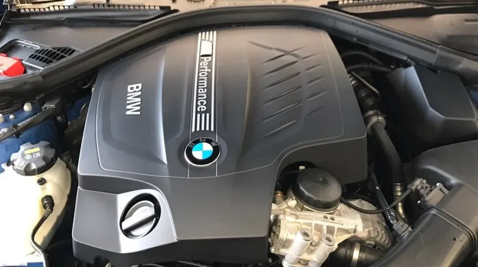 BMW M Performance Motorabdeckung 1er F20 F21 2er F22 F23 3er F30 F31 F34 4er F32 F33 F36