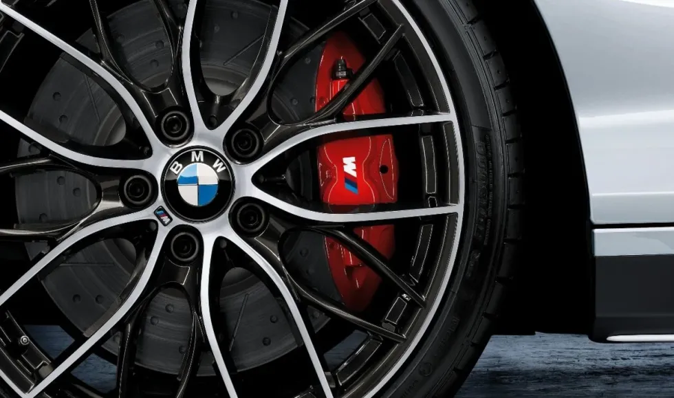 BMW Performance 17 Zoll Sportbremsscheibe belüftet gelocht vorne 3er E46