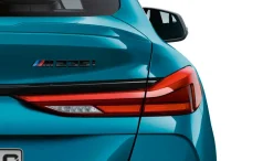 BMW Schriftzug M235i schwarz lackiert 2er F44