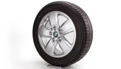 BMW Sommerkompletträder 1er F40 2er F44 16 Zoll Styling 517 Sternspeiche